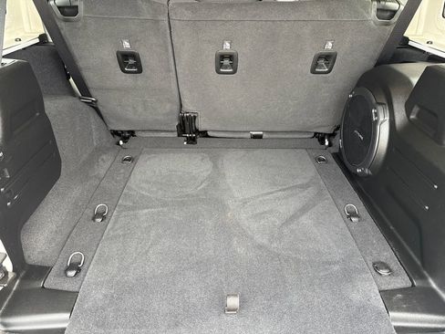 Used 2021 Jeep Wrangler Unlimited Rubicon image 8