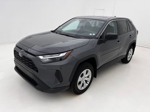 Used 2023 Toyota RAV4 LE AWD/4WD image 4