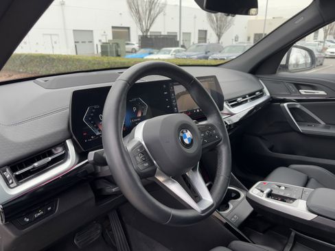 Certified 2025 BMW X2 xDrive28i image 16