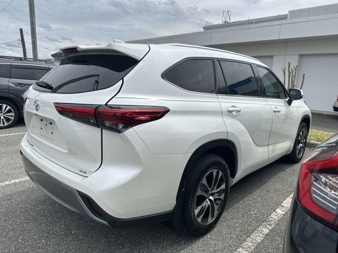 Used 2021 Toyota Highlander XLE image 5