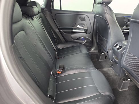 Used 2025 Mercedes-Benz GLA 250 4MATIC image 41