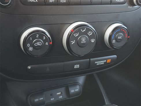 Used 2016 Kia Soul image 29