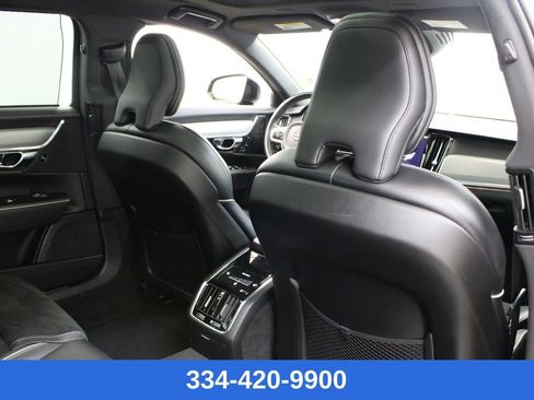 Used 2020 Volvo S90 T6 R-Design image 22