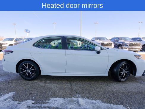 Used 2023 Toyota Camry SE image 11