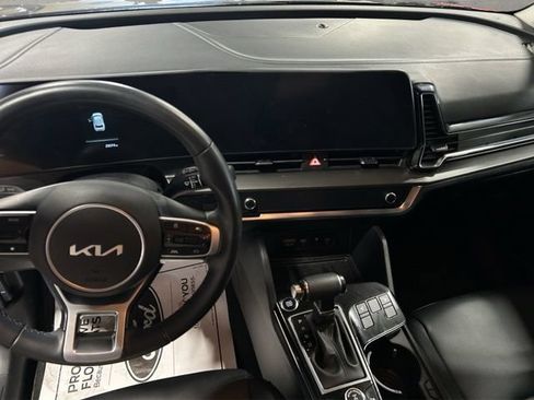 Used 2024 Kia Sportage EX AWD/4WD image 2