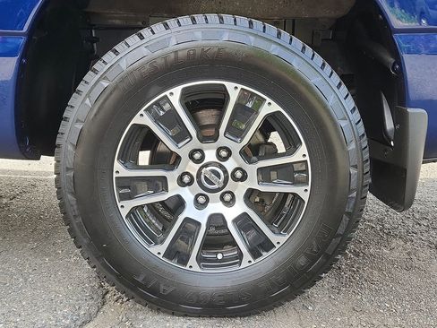 Used 2021 Nissan Titan SV w/ SV Convenience Package AWD/4WD image 8