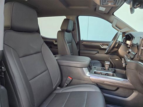 Used 2024 Chevrolet Silverado 1500 LTZ AWD/4WD image 27