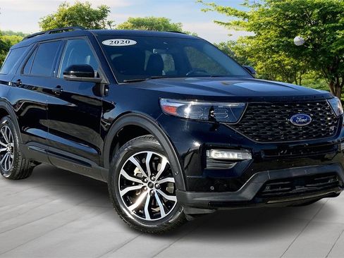 Used 2020 Ford Explorer ST w/ Premium Technology Package image 3