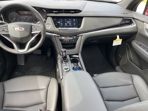 New 2025 Cadillac XT6 Luxury image 33