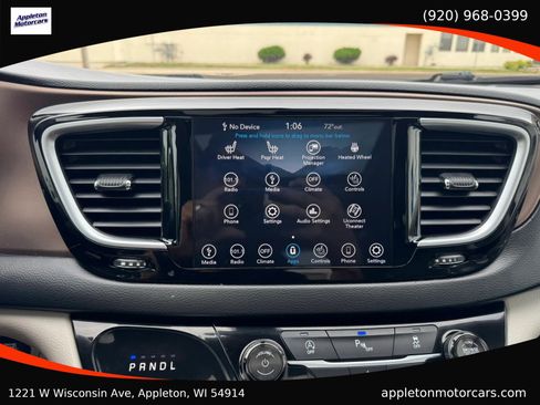 Used 2018 Chrysler Pacifica Touring-L Plus FWD image 34