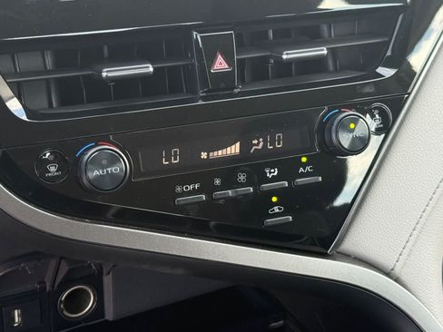 Used 2022 Toyota Camry LE w/ Carpet Mat Package (TMS) FWD image 23