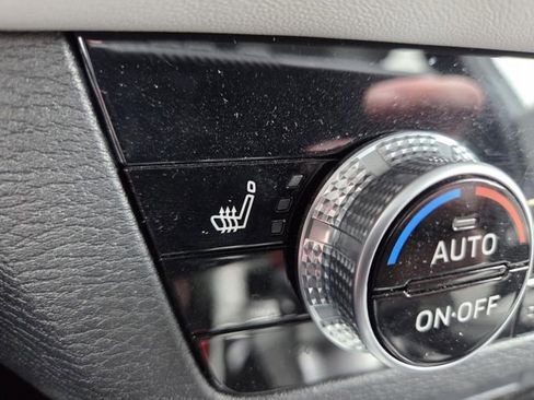 Used 2025 Mitsubishi Outlander SE image 15