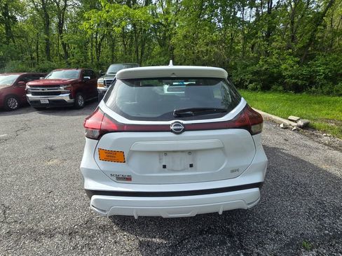 Used 2024 Nissan Kicks SR w/ SR Premium Package FWD image 6