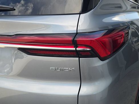 Certified 2025 Buick Enclave Preferred FWD image 8