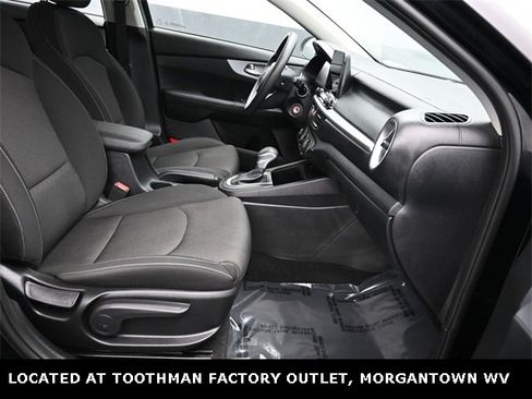 Used 2023 Kia Forte LXS w/ LXS Technology Package image 8