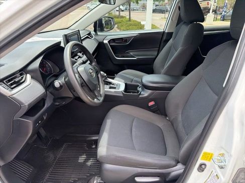 Used 2022 Toyota RAV4 LE AWD/4WD image 11