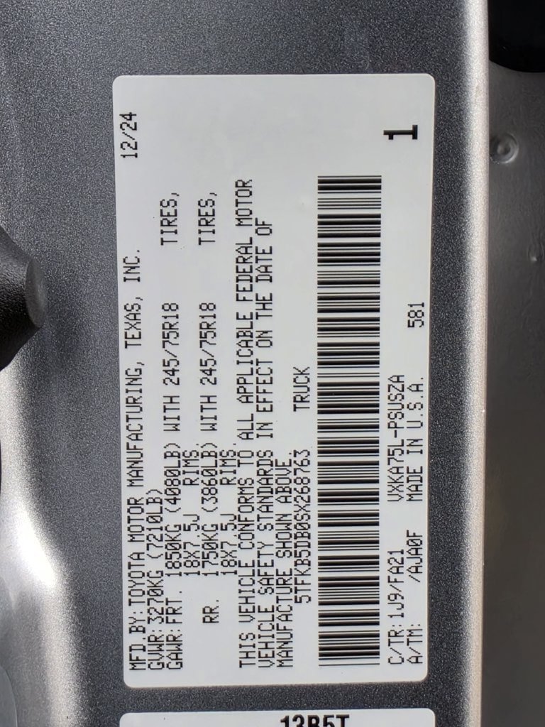 Used 2025 Toyota Tundra SR AWD/4WD image 30