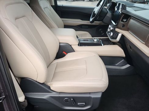 Used 2024 Ford Expedition Max Limited image 19