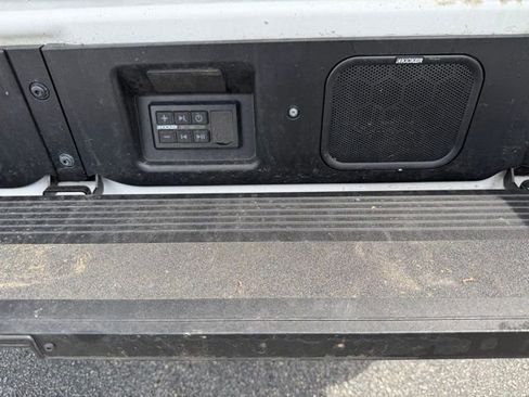 Used 2024 GMC Sierra 2500 AT4X image 17