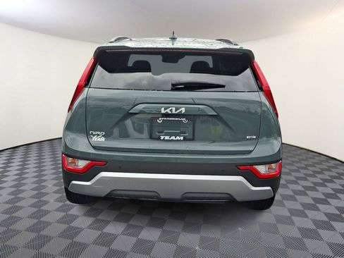 Used 2023 Kia Niro EX image 5