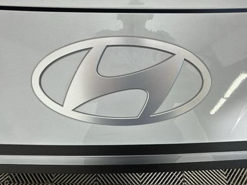 Certified 2025 Hyundai Elantra SEL FWD image 8