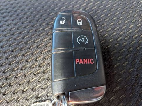 Used 2018 Jeep Renegade Altitude AWD/4WD image 32