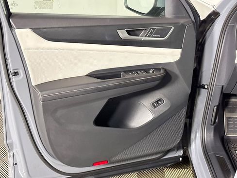 Used 2024 Volkswagen Atlas Cross Sport SEL Premium R-Line image 10