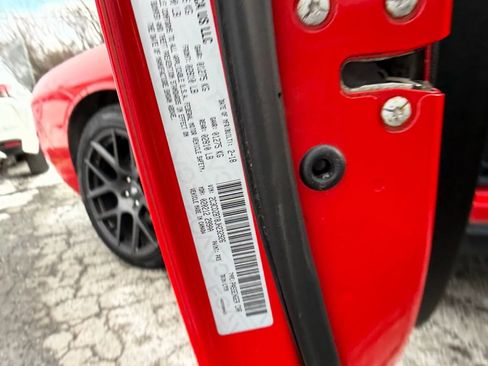 Used 2018 Dodge Challenger R/T RWD image 28