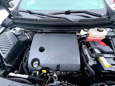 Used 2024 Buick Enclave Premium image 10