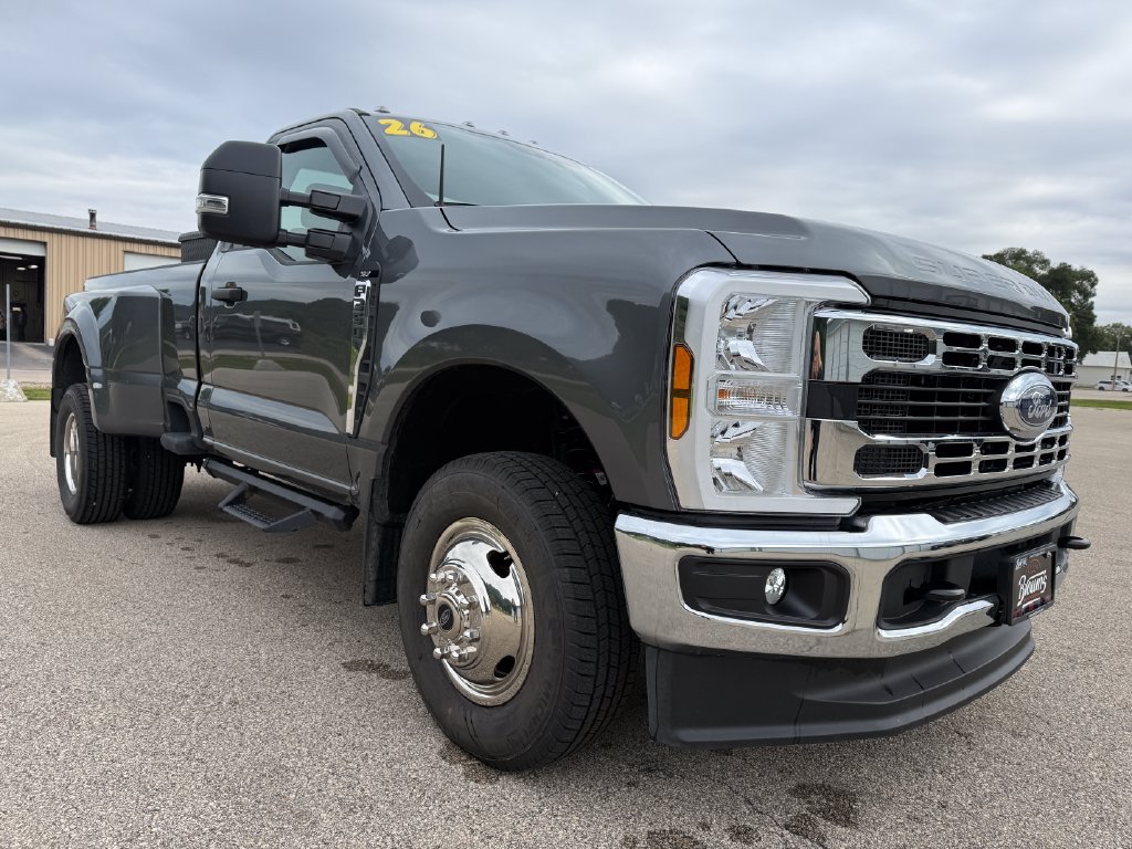Used 2026 Ford F350 XLT AWD/4WD image 3