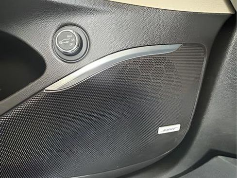 Used 2020 Buick Enclave Essence w/ Sun And Navigation Package image 21