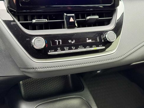 Used 2025 Toyota Corolla SE AWD/4WD image 23