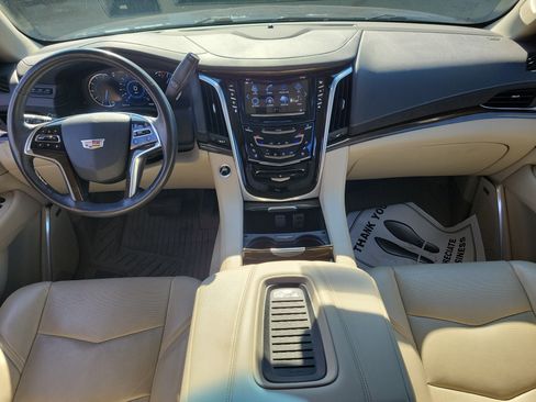 Used 2020 Cadillac Escalade Luxury w/ LPO, Radiant Package AWD/4WD image 12