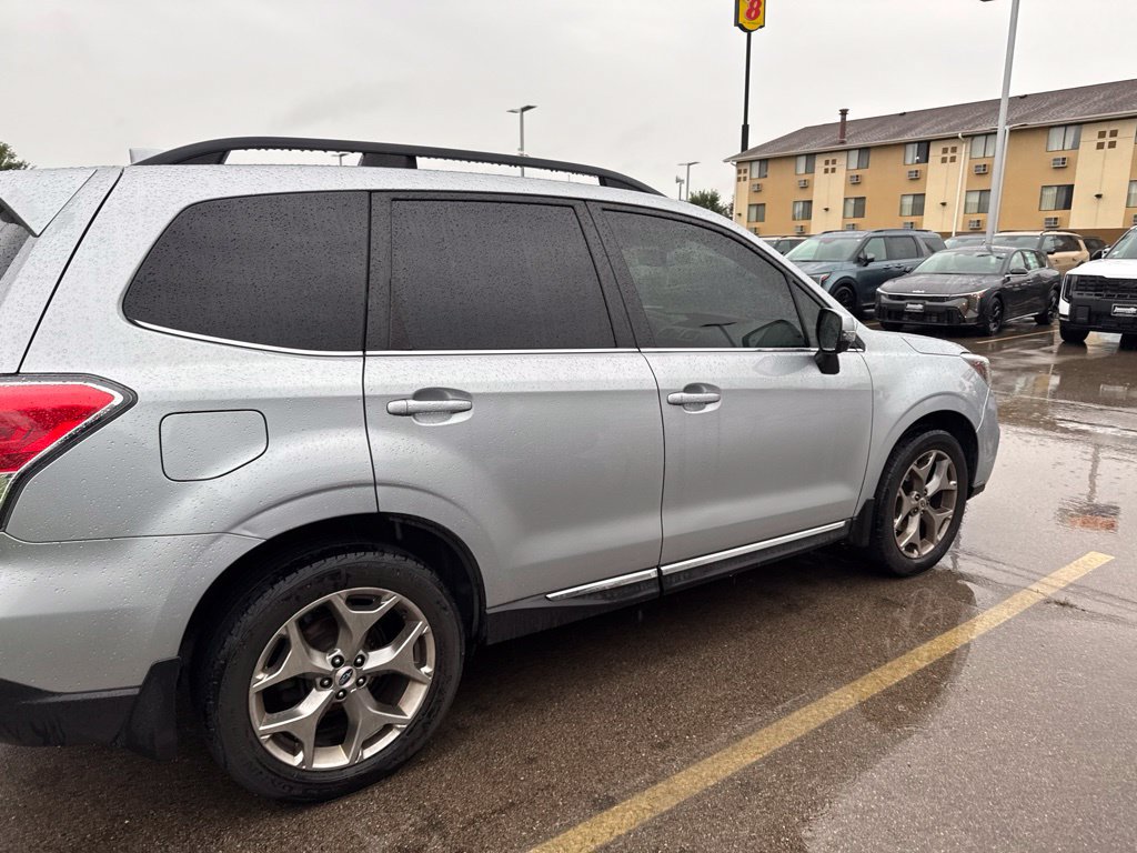 Used 2018 Subaru Forester 2.5i Touring AWD/4WD image 4