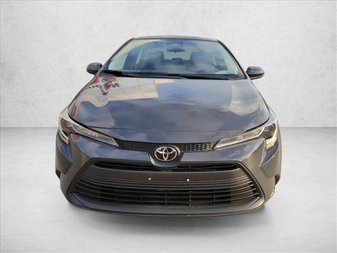 Used 2025 Toyota Corolla LE FWD image 2
