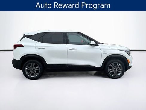 Certified 2022 Kia Seltos LX image 8