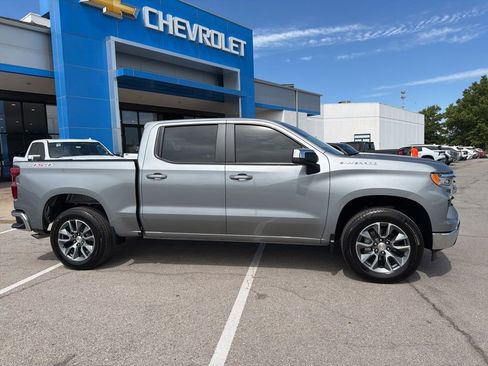 Used 2026 Chevrolet Silverado 1500 LT AWD/4WD image 2