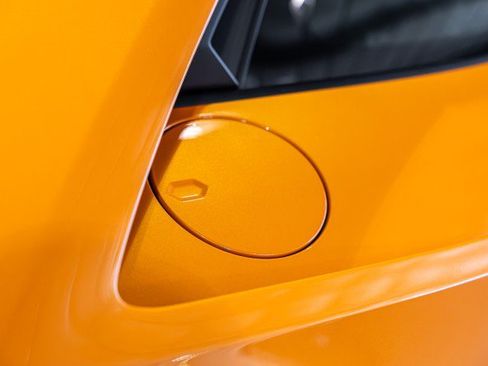 Used 2018 Lamborghini Huracan Performante AWD/4WD image 29
