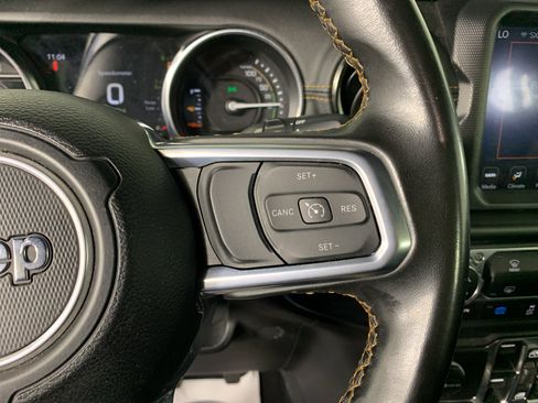 Used 2021 Jeep Wrangler Unlimited Sahara AWD/4WD image 19