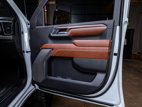 Used 2024 GMC Sierra 3500 Denali Ultimate image 35