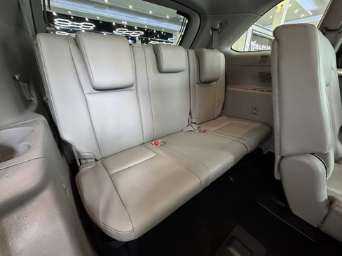 Used 2019 Toyota Highlander XLE AWD/4WD image 29