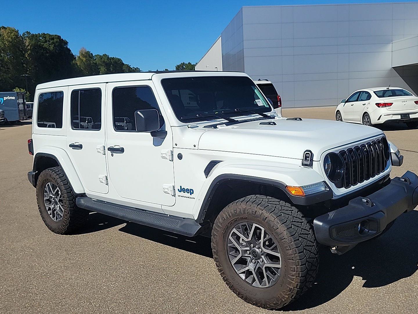 Used 2026 Jeep Wrangler Unlimited Sahara AWD/4WD image 16