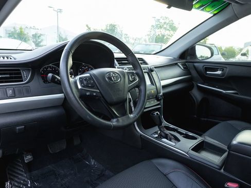 Used 2016 Toyota Camry SE FWD image 10