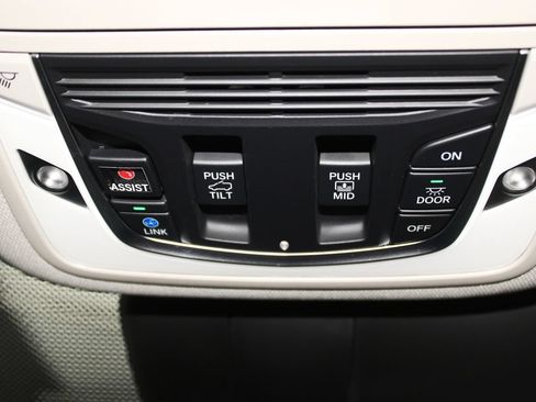 Used 2025 Acura RDX SH-AWD w/ Technology Package image 45