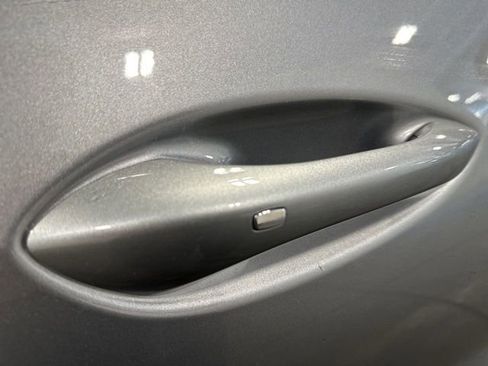 Used 2025 Chevrolet Trax LT w/ LT Convenience Package image 28