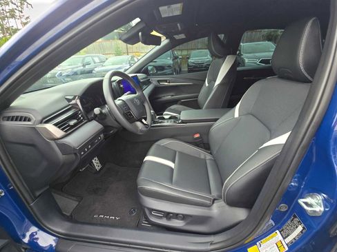 Used 2025 Toyota Camry SE w/ Multimedia Upgrade Package FWD image 21