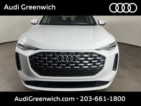 Used 2025 Audi Q5 Premium Plus w/ Premium Plus AWD/4WD image 2
