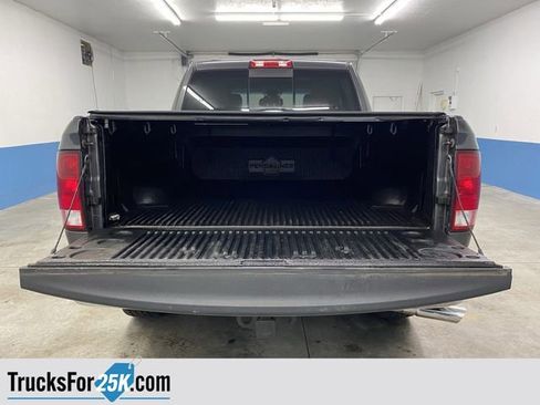 Used 2018 RAM 1500 Classic SLT image 12