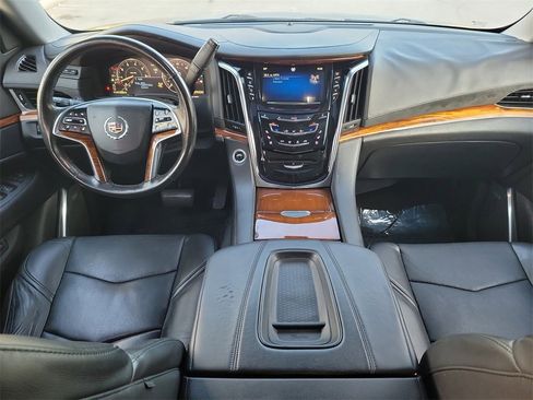Used 2015 Cadillac Escalade Premium image 10