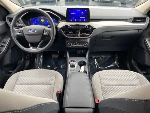 Used 2020 Ford Escape SE Sport image 2